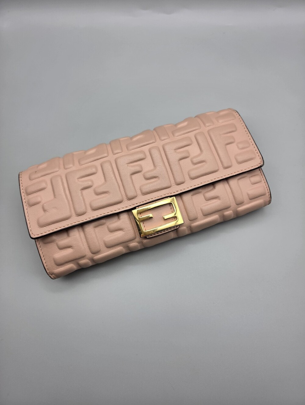 🩷FENDI Zucca Baguette Wallet/Clutch🩷